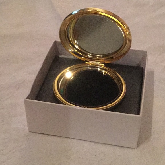 🌸NWT Way Too Awesome Rhinestone Mirror Contact 🌸Must Have Also Great Gift 🌸 - Picture 4 of 7